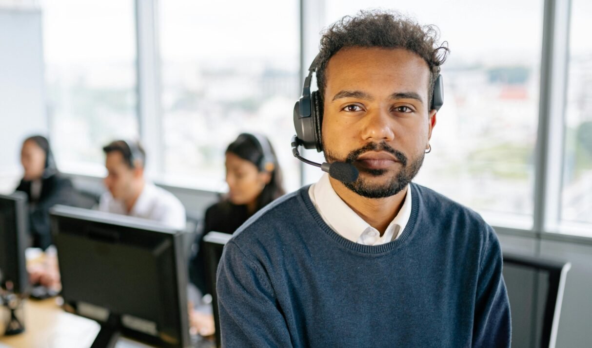 Gestion intelligente des appels entrants : allier innovation et performance 